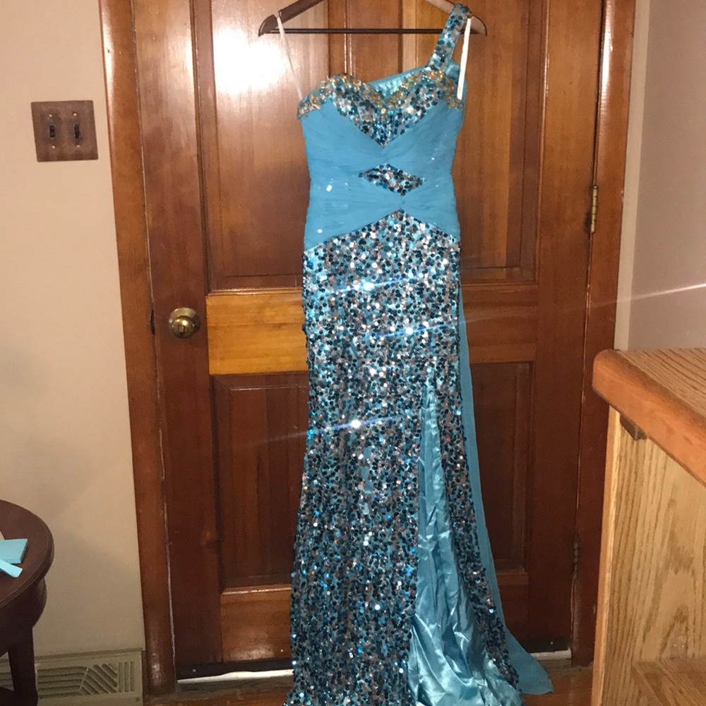 Blue dress